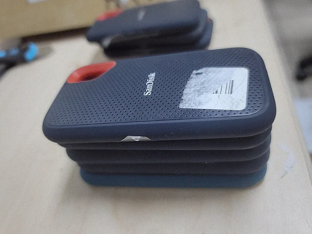 SanDisk Extreme V2 2TB USB-C Portable External SSD (SDSSDE61-2T00-G25)